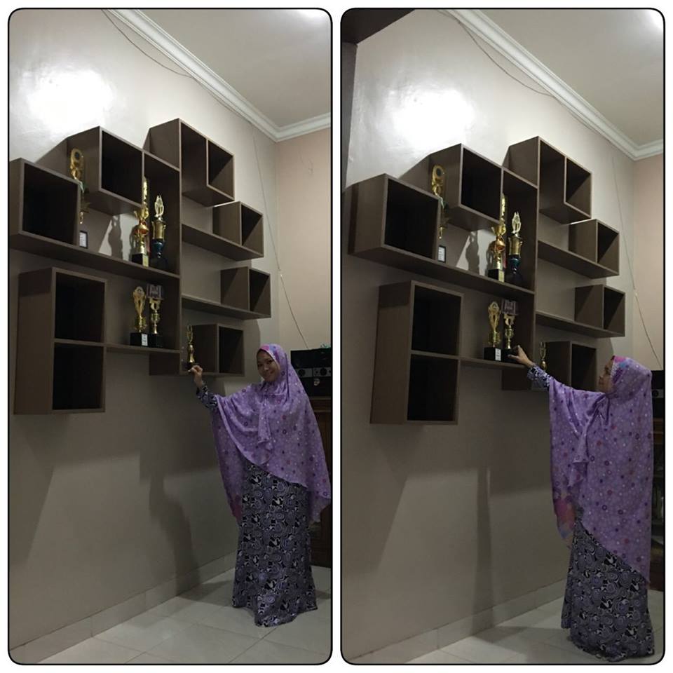 Rak dingding Ibu Amalia 