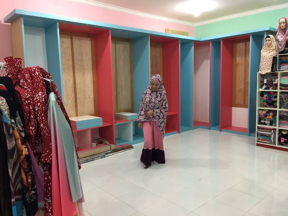 Lemari Butik (Funiture -  Ibu Rini PCI)