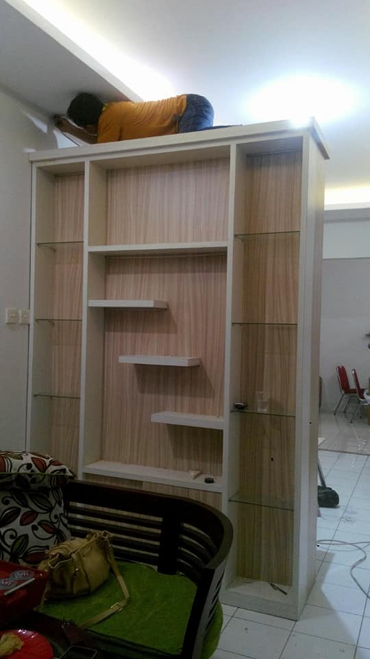 PARTISI RUANGAN MINIMALIS BAPAK TRIAS KOMPLEK PALM