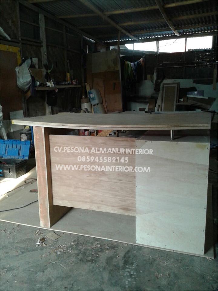 Meja kantor aku