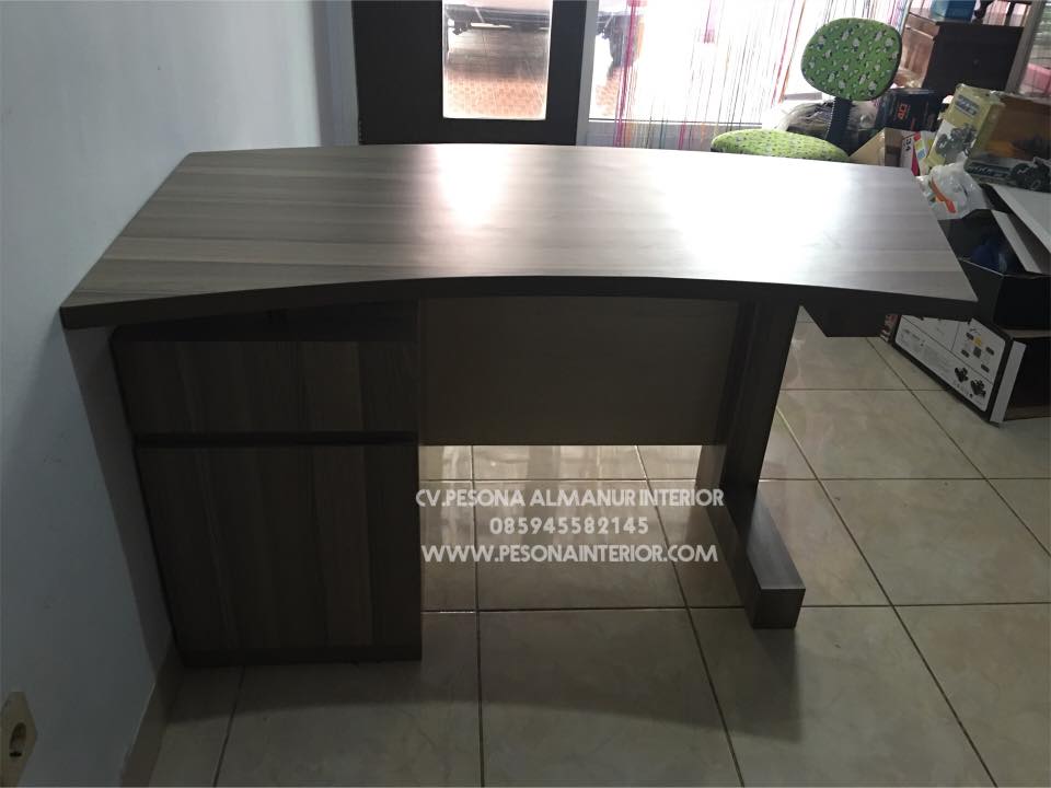 Meja kantor aku