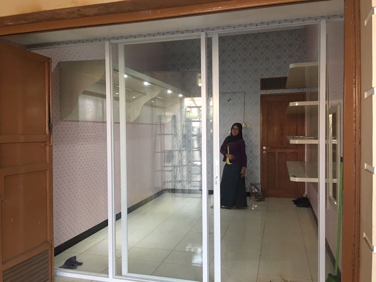 Butik dan Full Kaca Alumunium