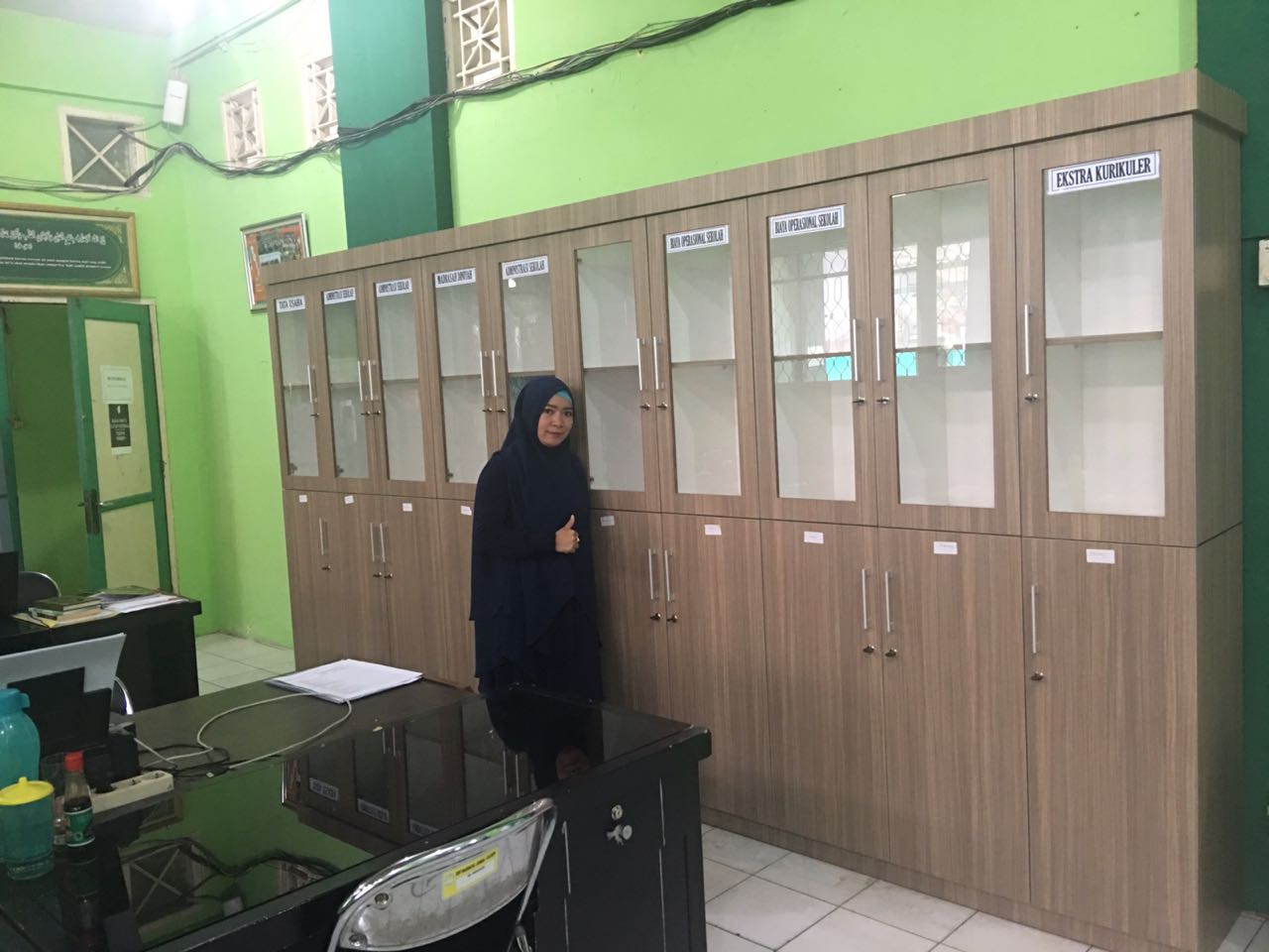 Lemari Arsip Sekolah