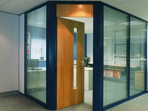 PARTISI RUANGAN ALMUNIUM DAN ASBES, KACA TEMPRED